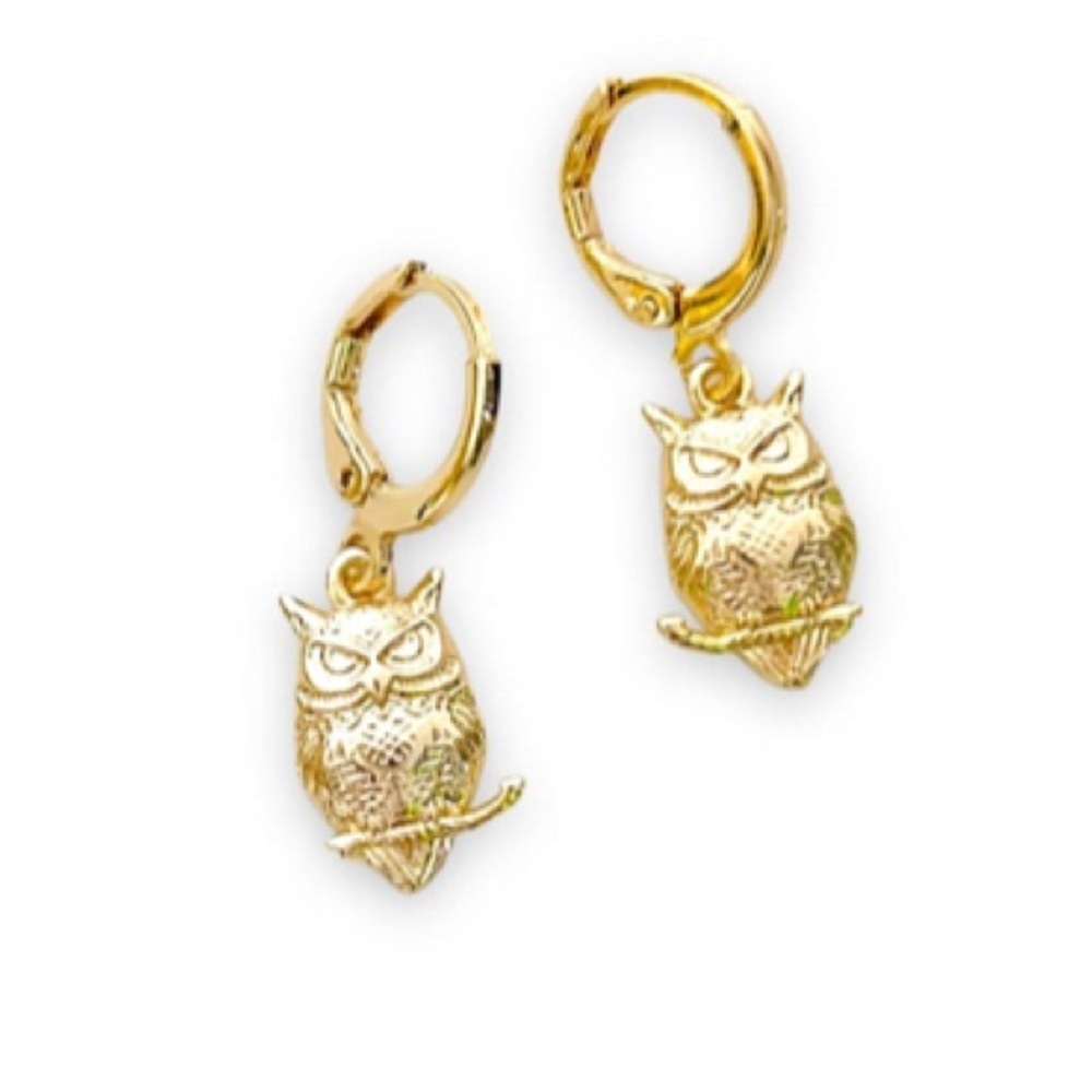 Owl dangles huggies earrings in 18k of gold plated